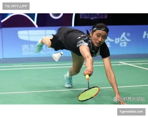 赛后混合采访区，非英语系球员如何通过俱乐部翻译与世界媒体沟通